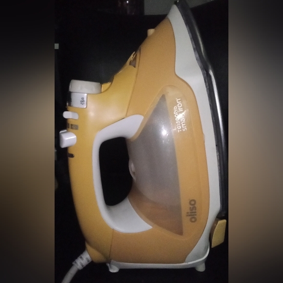 Oliso Other - Oliso *Smart Iron w/ iTouch